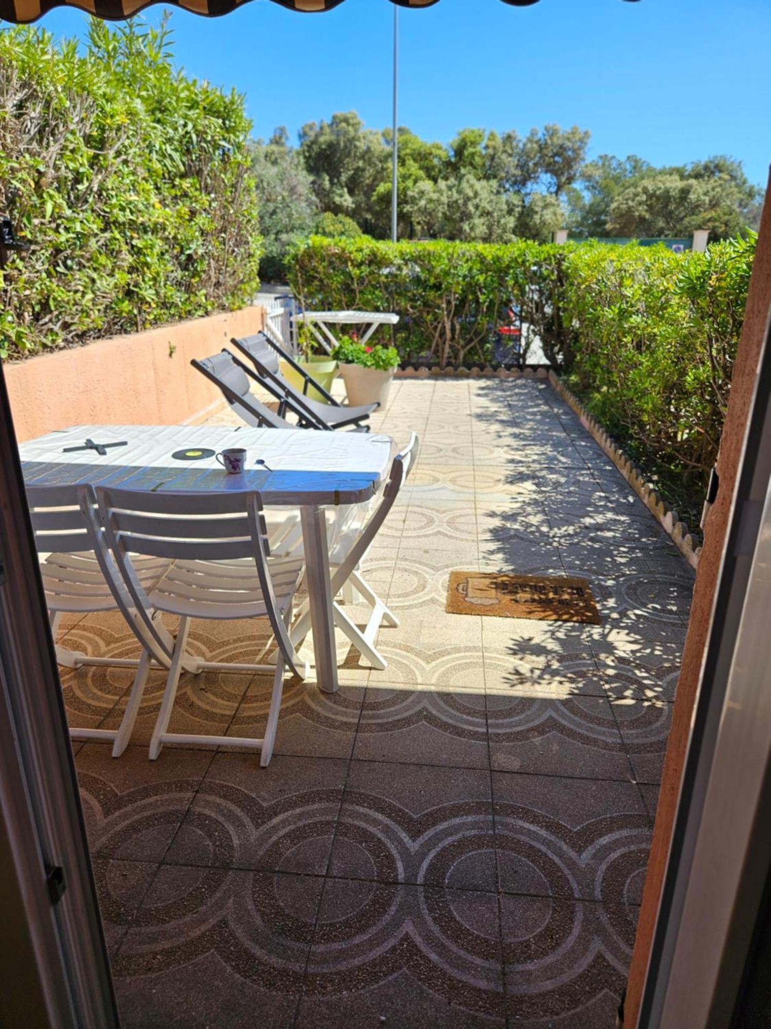Appartement Presqu'ile De Giens, Maison Rdc Avec Acces Et Jardin Prives Sans Vis-a-vis, Piscine, Plages A 2 Min A Pieds Hyères