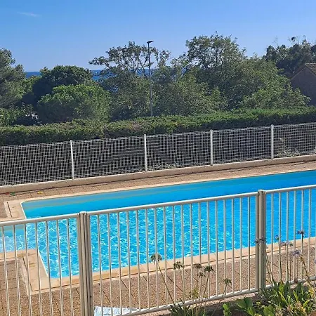 Giens Peninsula Seaside Villa: Private Garden, Pool, and Beach Access Hyeres Exterior photo