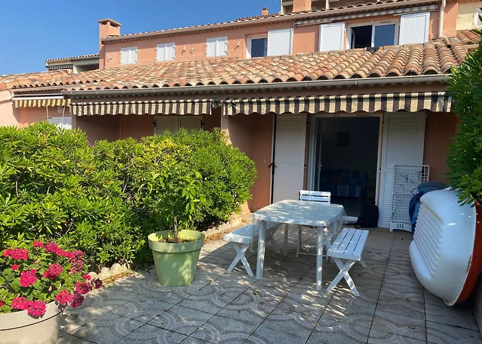 Presqu\'Ile De Giens, Maison Rdc Avec Acces Et Jardin Prives Sans Vis-A-Vis, Piscine, Plages A 2 Min A Pieds