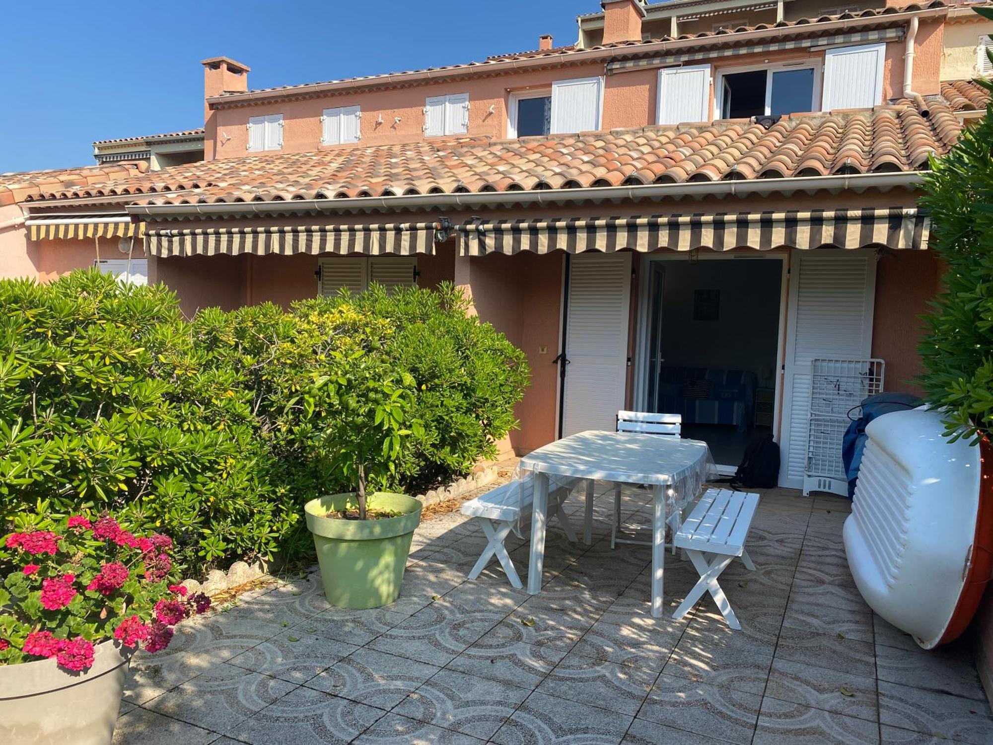 Giens Peninsula Seaside Villa: Private Garden, Pool, And Access * Hyeres